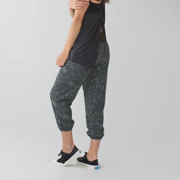 Lululemon Ohm Pant Gator Green Discontinued - Picture 10 of 10